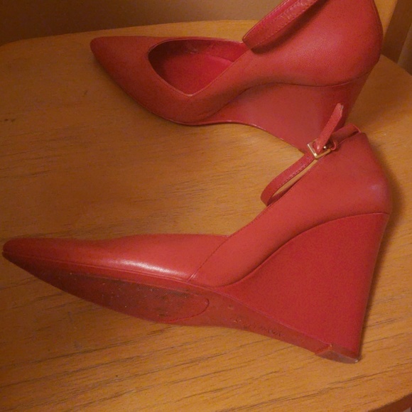 Shoes - Picture 4 of 4